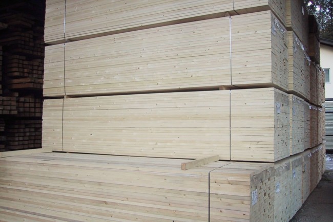 Gesäumte und getrocknete Pfosten für Tischlereiprodukte